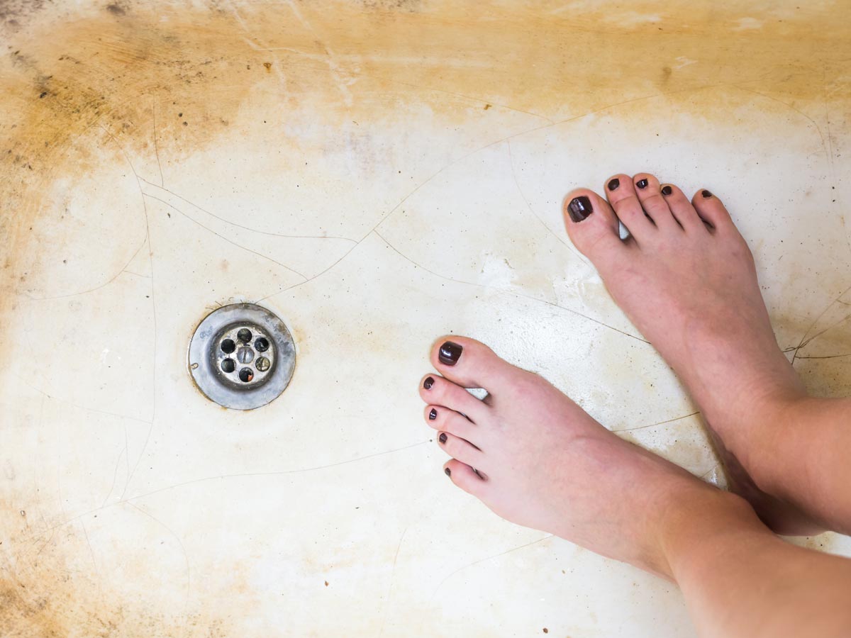 Inner Bath can fix your cracked bathtub in just three hours!
